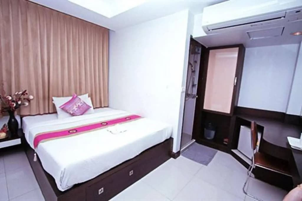 The Cozi Inn - photo 6