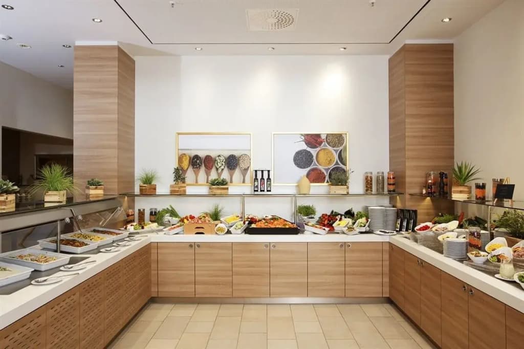 H4 Hotel Berlin Alexanderplatz - photo 10