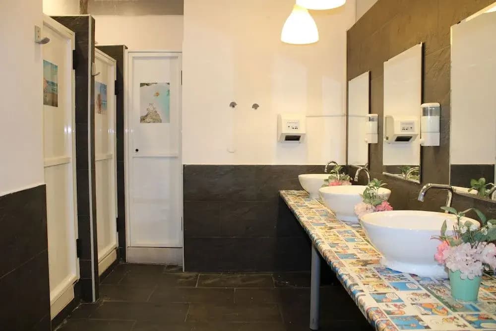 Mediterranean Hostel - photo 7