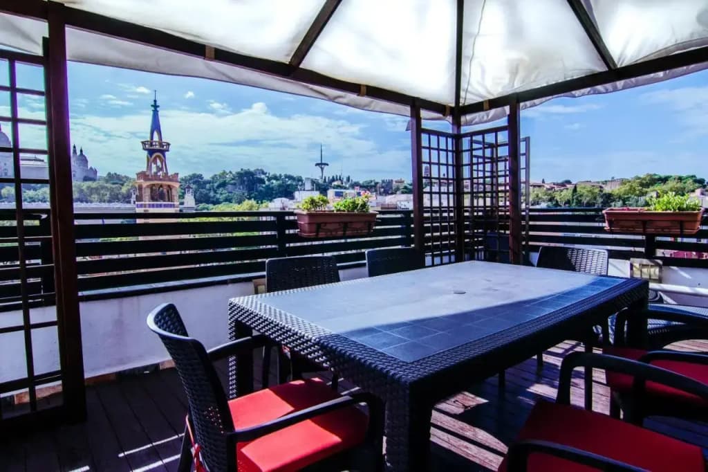 Unique Cozy Scenic Penthouse - photo 32