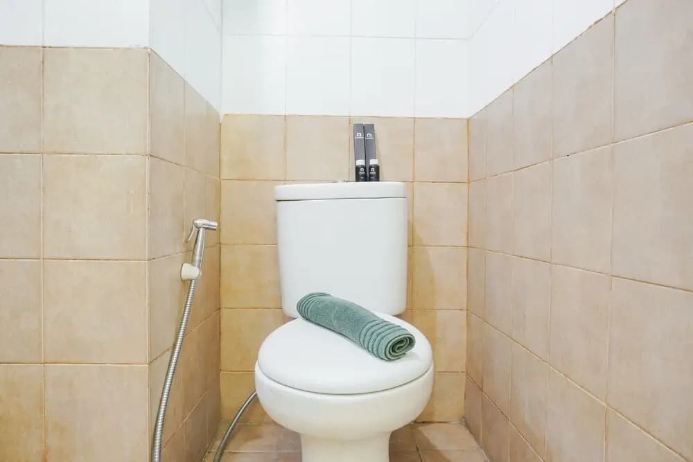 Nice Comfort 2BR at Green Pramuka Apartment - photo 5