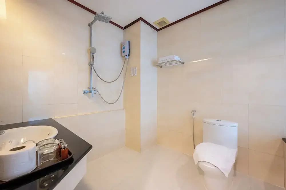 The President Hotel at Chokchai 4 - photo 10