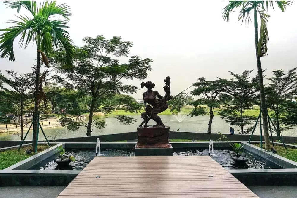 Lush Lakeside - Citra Luxury Apartments - photo 11