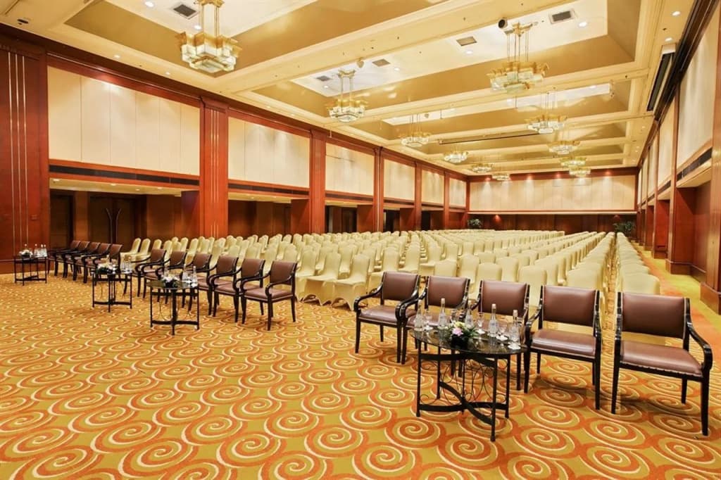 Hotel Borobudur Jakarta - photo 17