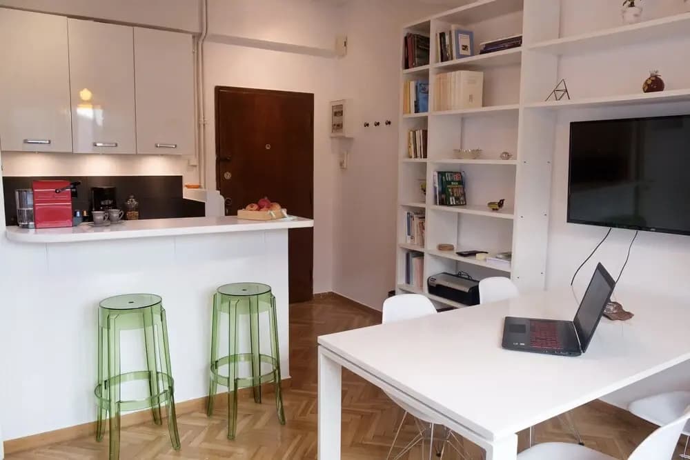 White n Bright Studio Apt - photo 13