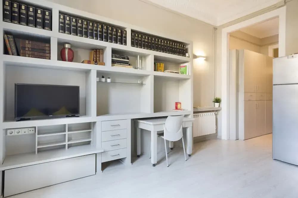 Urquinaona Apartment - photo 13