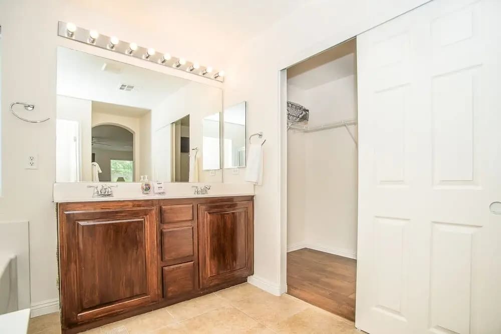 Grey High Roller - 4Bd 3Ba - photo 24