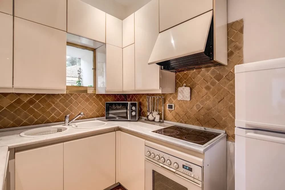 HI Margutta Apartment - photo 13