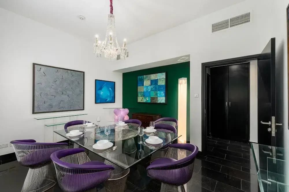 Artsy 4BR DIP Villa w Community Pool Gym - photo 25