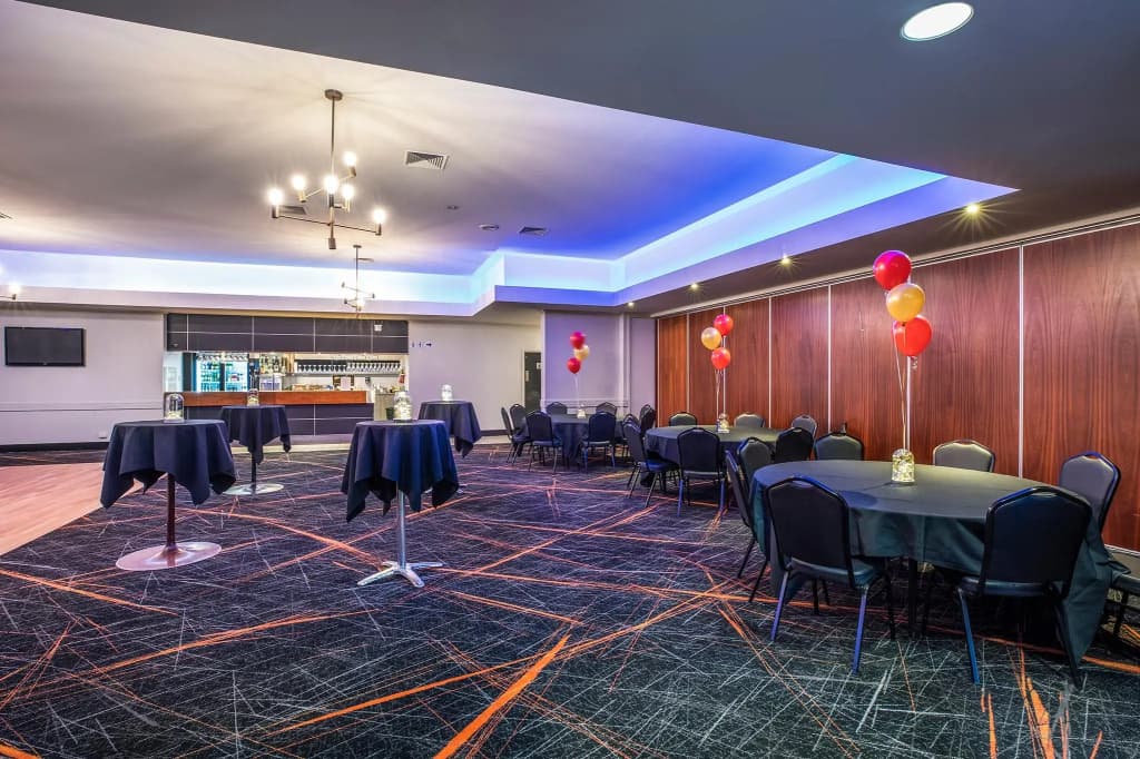 Nightcap at Coolaroo Hotel - photo 19