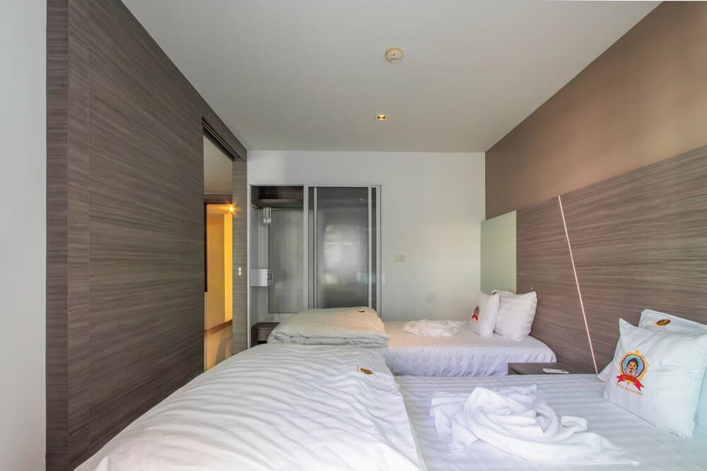Dwija Hotel & Suite - photo 4