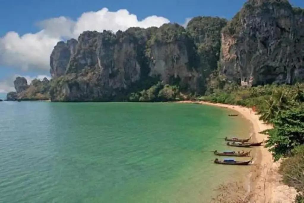 Tonsai Bay Resort - photo 19