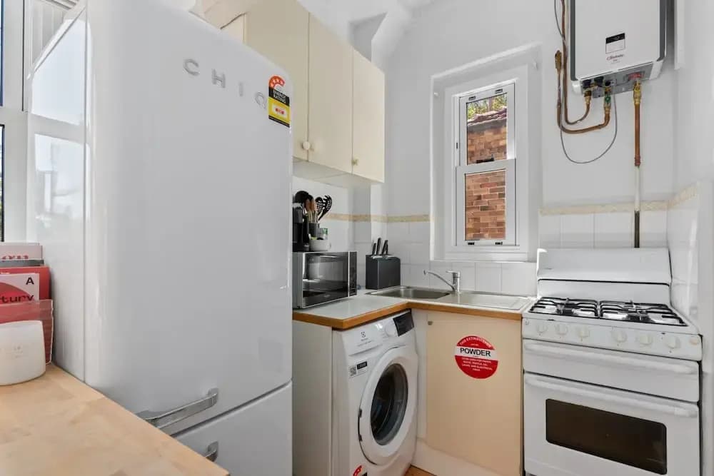 Charming 1-bed Apartment in Neutral Bay - photo 10