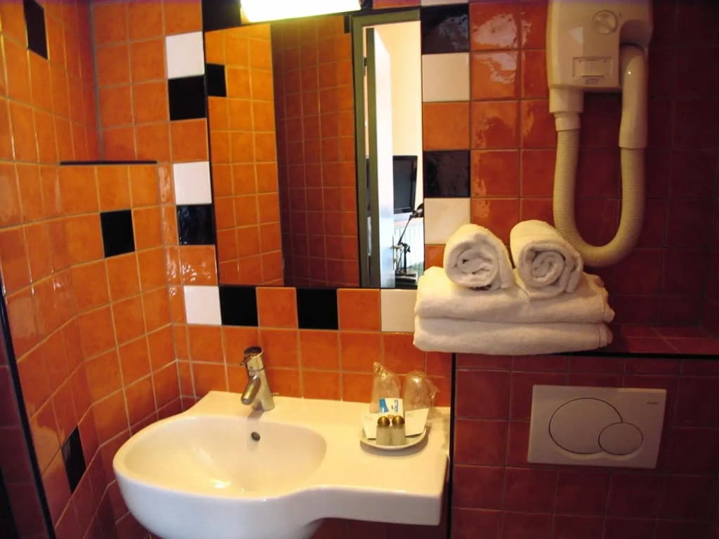 The Walled off Hotel Paris - photo 16