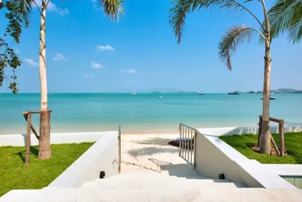 1 Bedroom Beautiful Beachfront Villa - photo 13