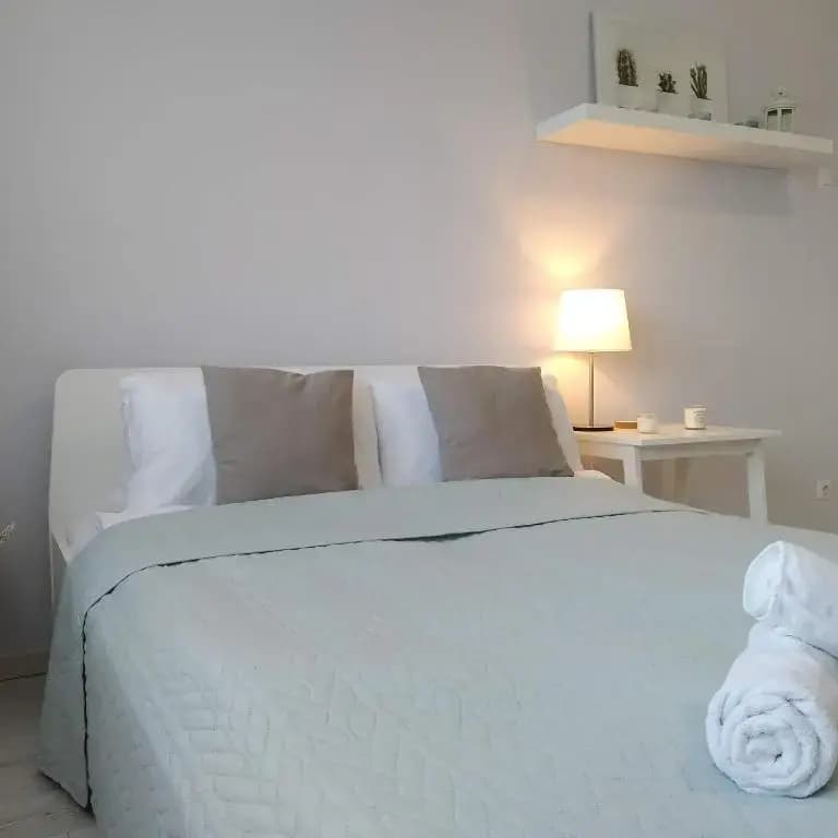 White Almond Apartment - photo 4