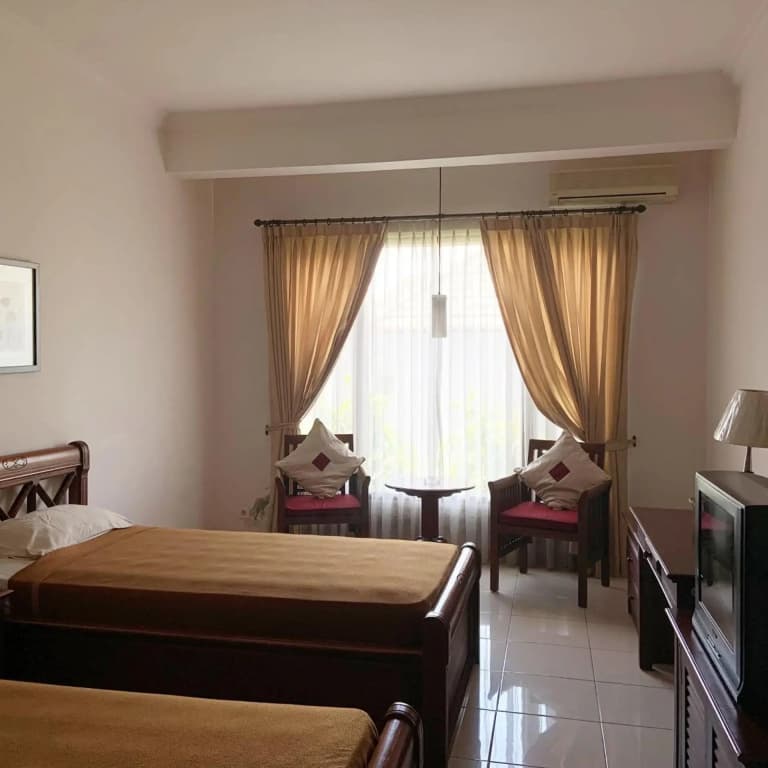 Nirwana Hotel Suites - photo 4