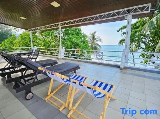 Little Heaven by Sky Hive, A Beach Front Bungalow - photo 2