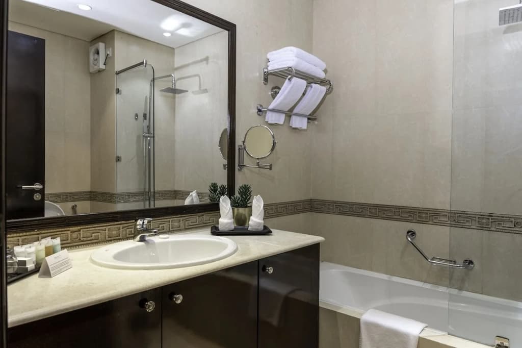 Saraya Corniche Hotel - photo 10