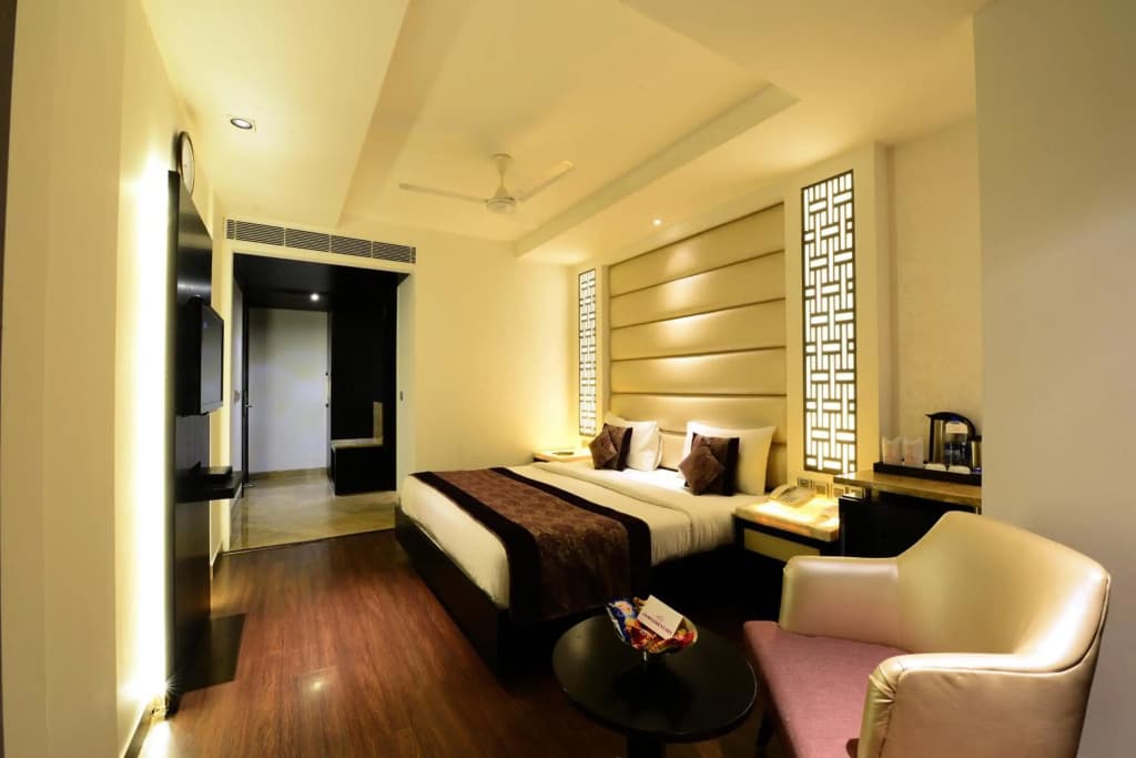 Hotel Chanchal Deluxe - photo 7