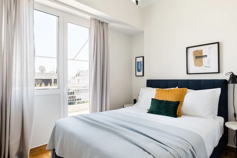 UPSTREET Elegant Luminous 3BD Apt-Kolonaki - photo 2