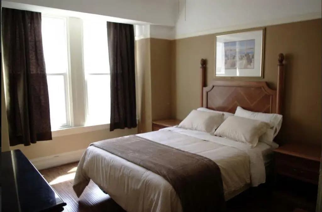 Yale Hotel - photo 18