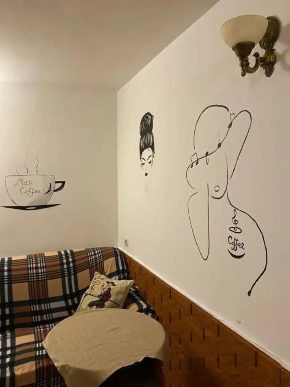 Marishka's Hostel - photo 5