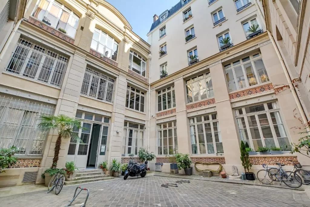 Pick A Flat's Apartment in Porte Saint Denis - rue d'Hauteville - photo 1