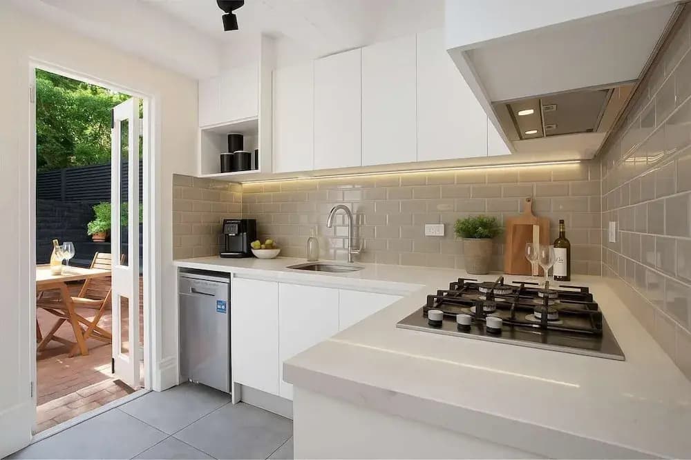 The Paddington White Sanctuary - photo 7