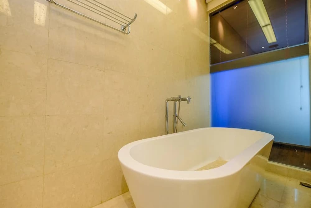 Homey Penthouse 3Br With Extra Room Kemang Village Apartment - photo 7