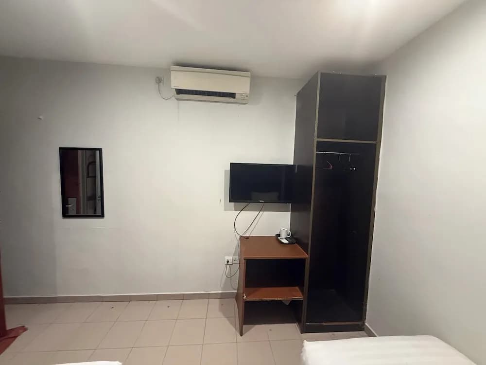 Tiong Nam Hotel Near Pasir Gudang - photo 20