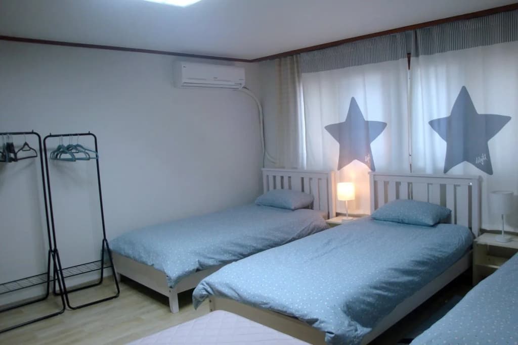 Enough Hongdae Guesthouse(이너프 게스트하우스) - photo 2