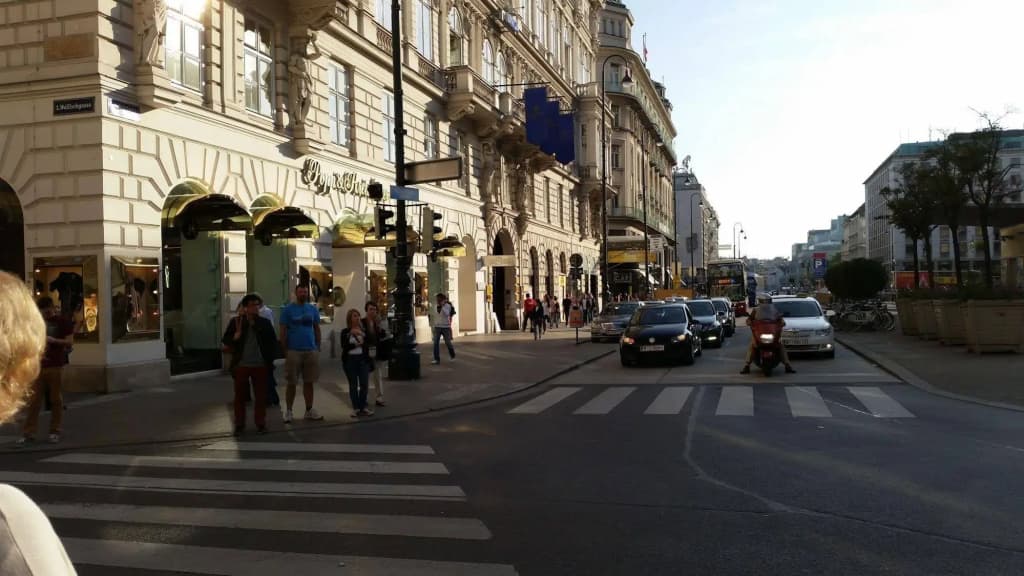 Goldfisch Apartment Vienna Opera House - photo 15