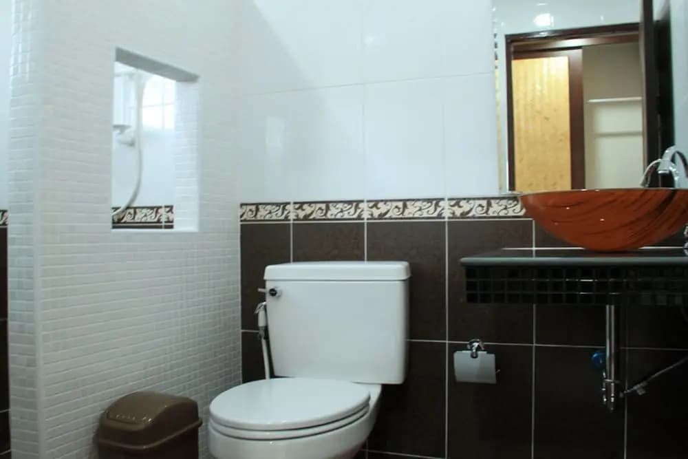 OYO 844 the Leaf Hotel - photo 8