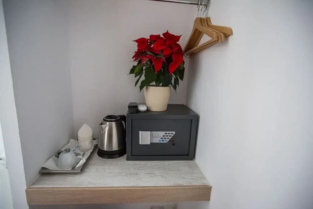 Hostal Adis - photo 17