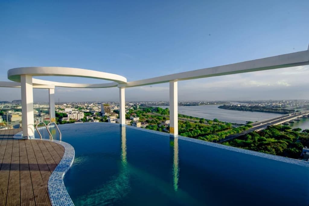 RHM Luxury Hotel And Suite - photo 7