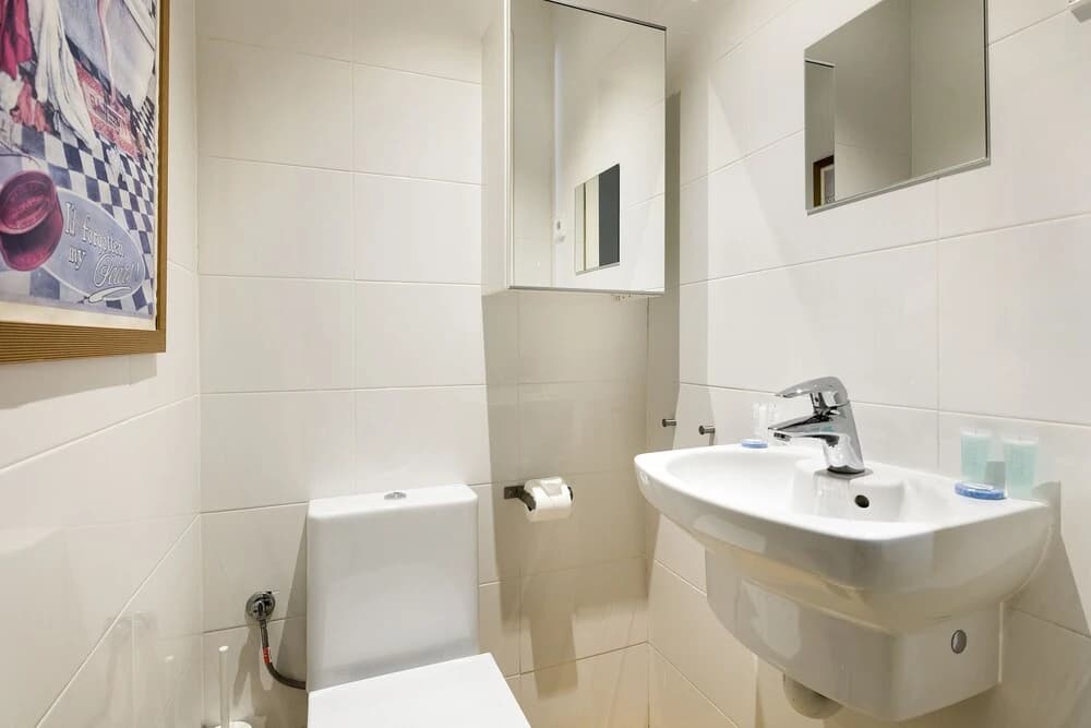 Uma Suites Eixample Barcelona - photo 7
