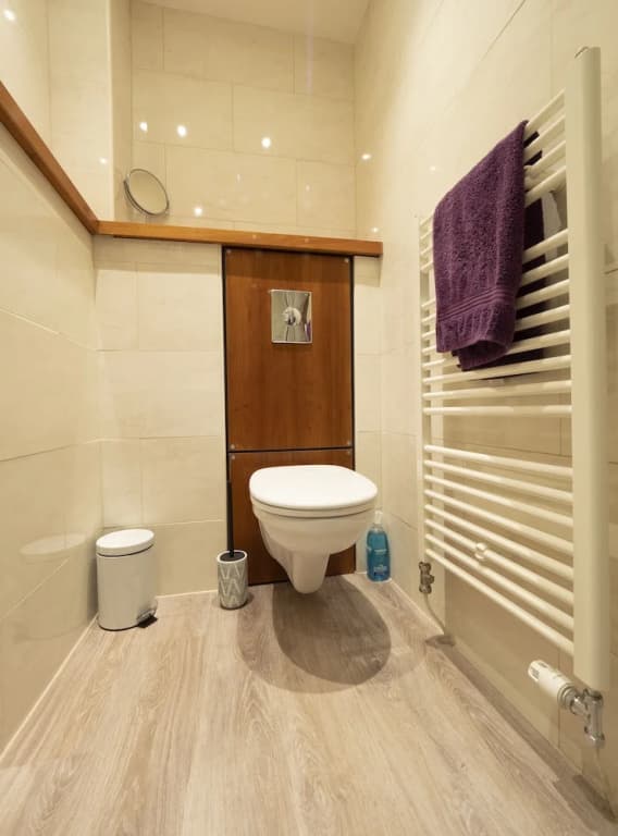 Elegant 2BR Apartment with Balcony and Parking - photo 4