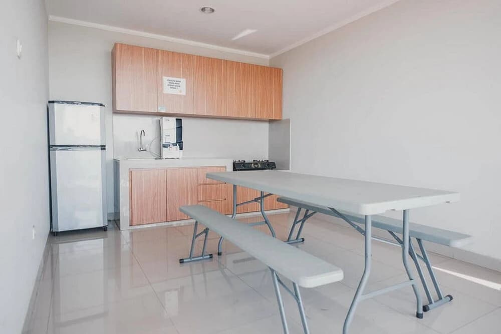 Kost M25 Hostel by Reddoorz - photo 16