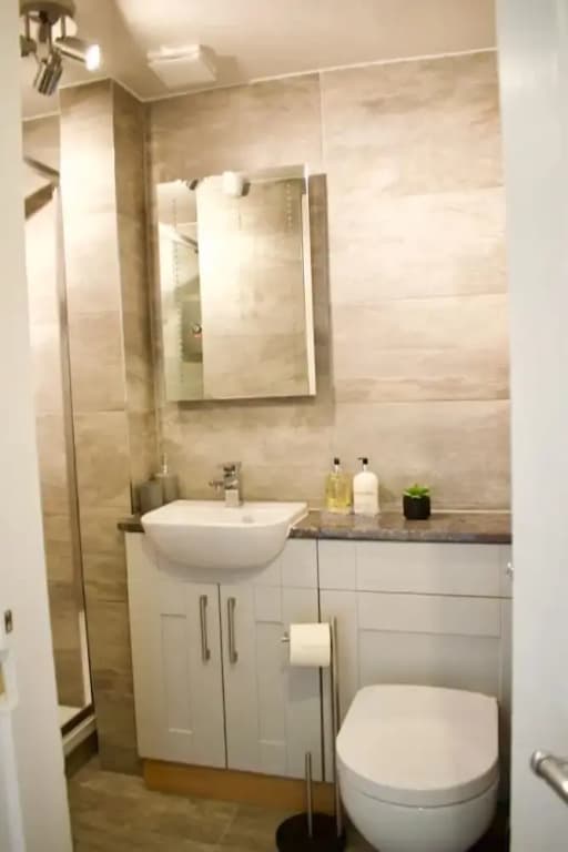 Welcoming 2 Bedroom Flat Near Fountainbridge - photo 4