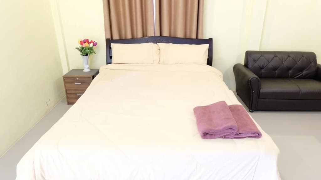 Hasanah Guesthouse - photo 4