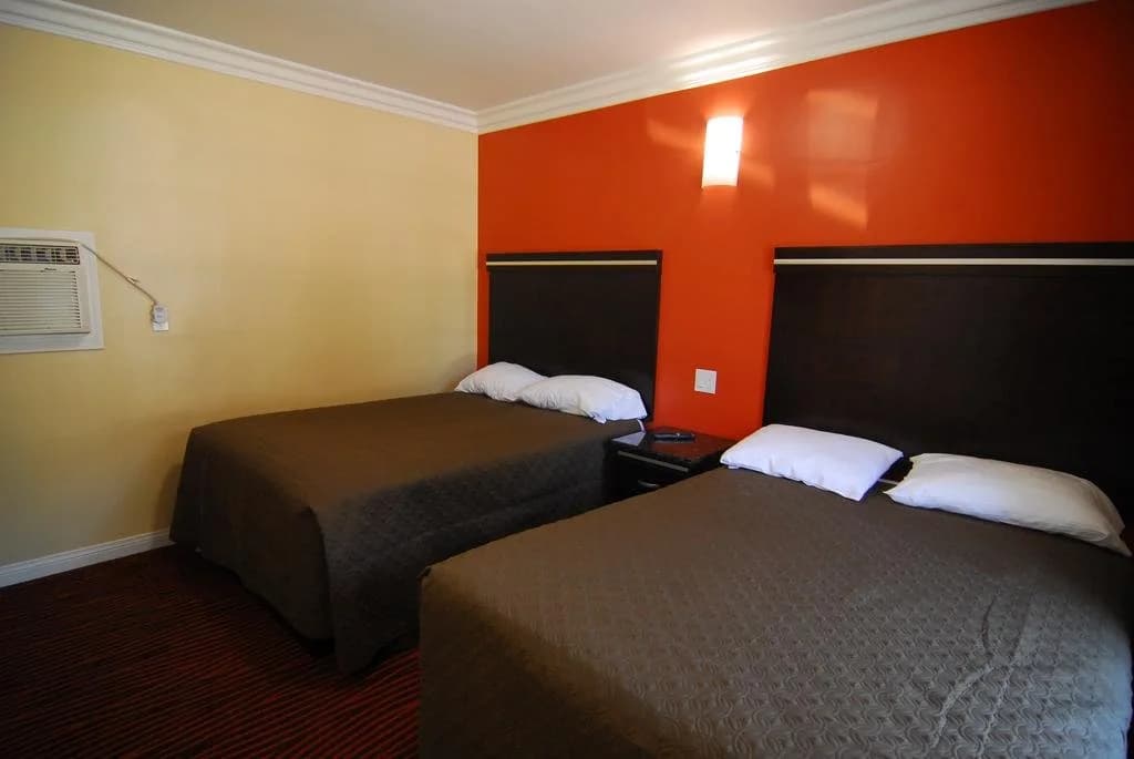Studio City Inn - photo 1