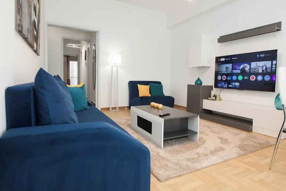 Stylish Renovated 2 Bd Apt in Exarcheia - photo 25