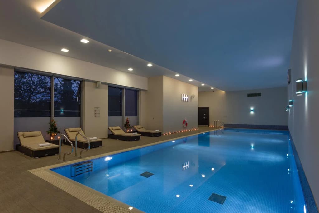 Heston Hyde Hotel - photo 13