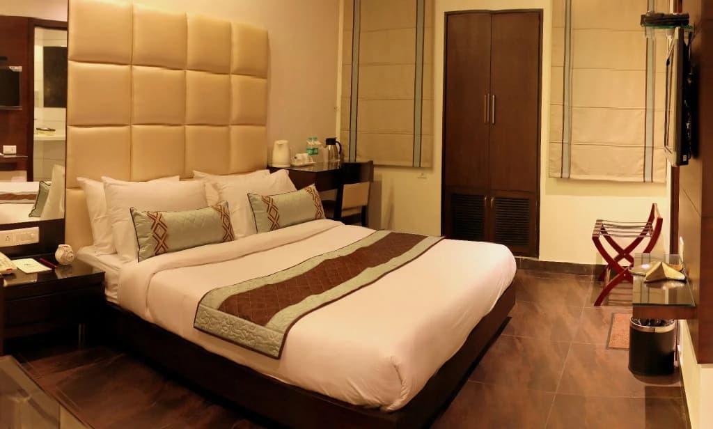 Hotel Amrapali Grand - photo 10