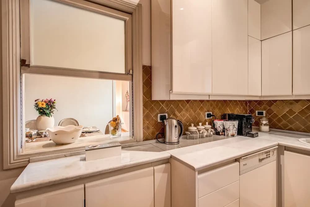 HI Margutta Apartment - photo 14