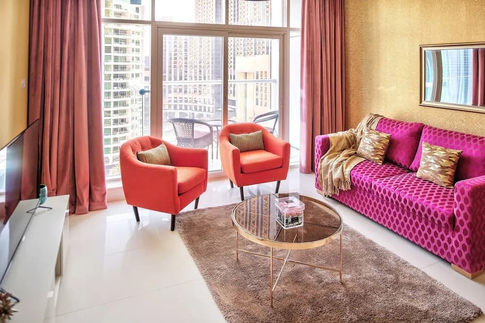 Luxury Staycation - Continental Tower - photo 2