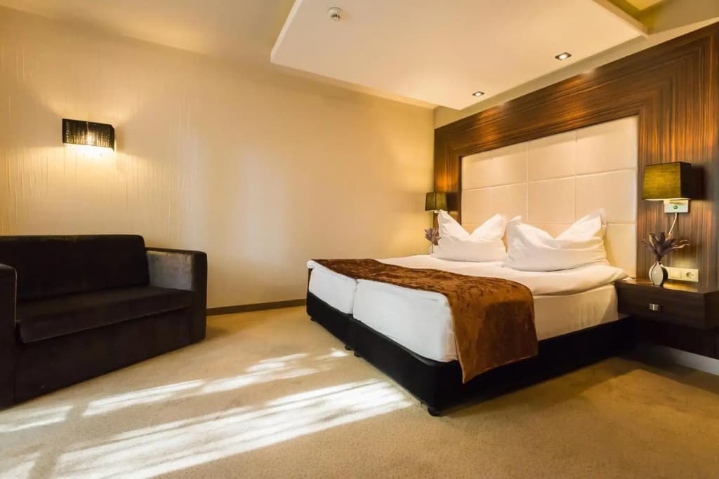 Duna Garden Hotel - photo 5