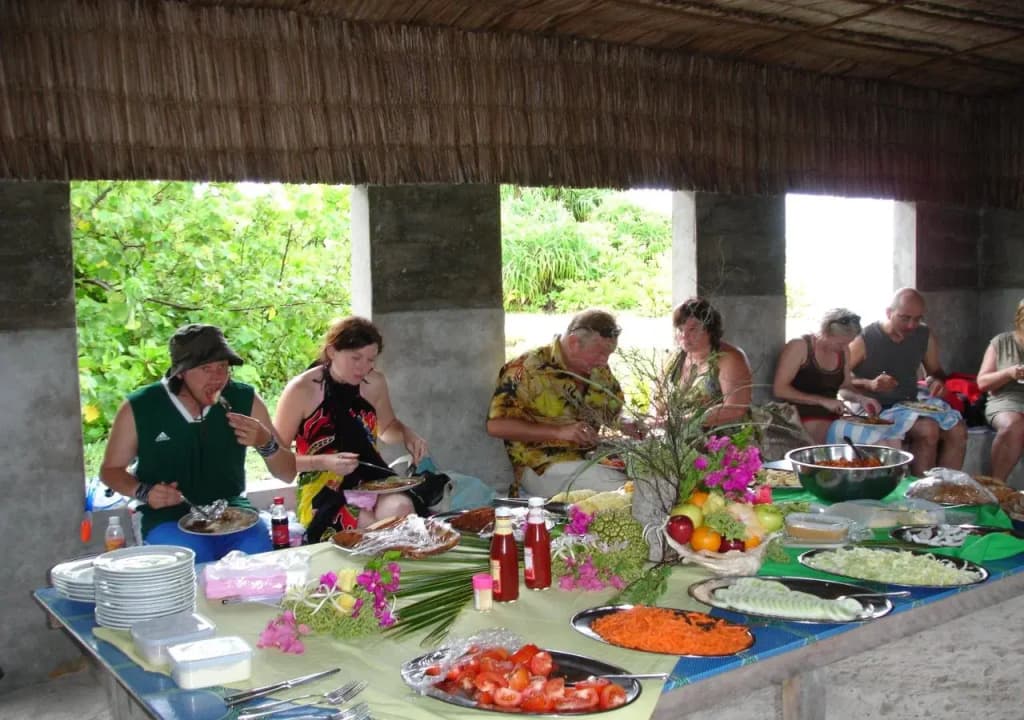 Equator Beach Inn - photo 17