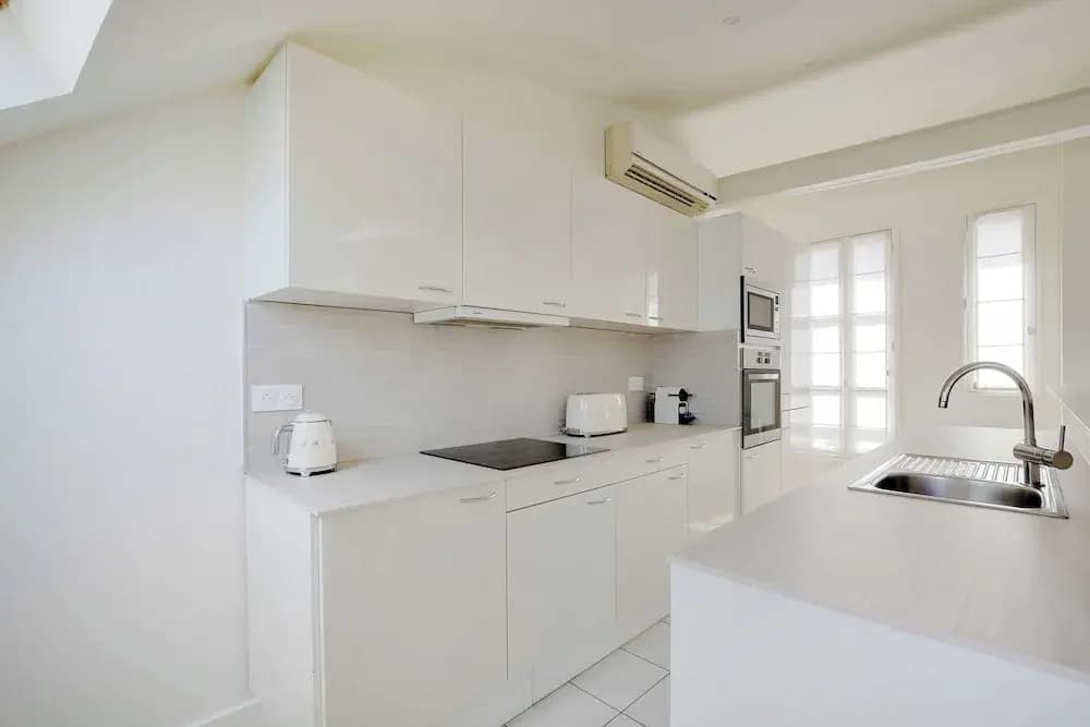 Apt a/c 3br/6p - Saint-lazare/les Champs Elysee - photo 14